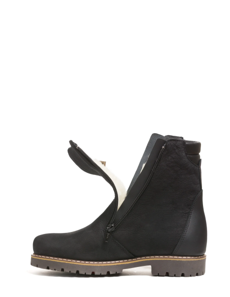 Winter Boots Women's Anfibio Capri OC Retractable Grippers